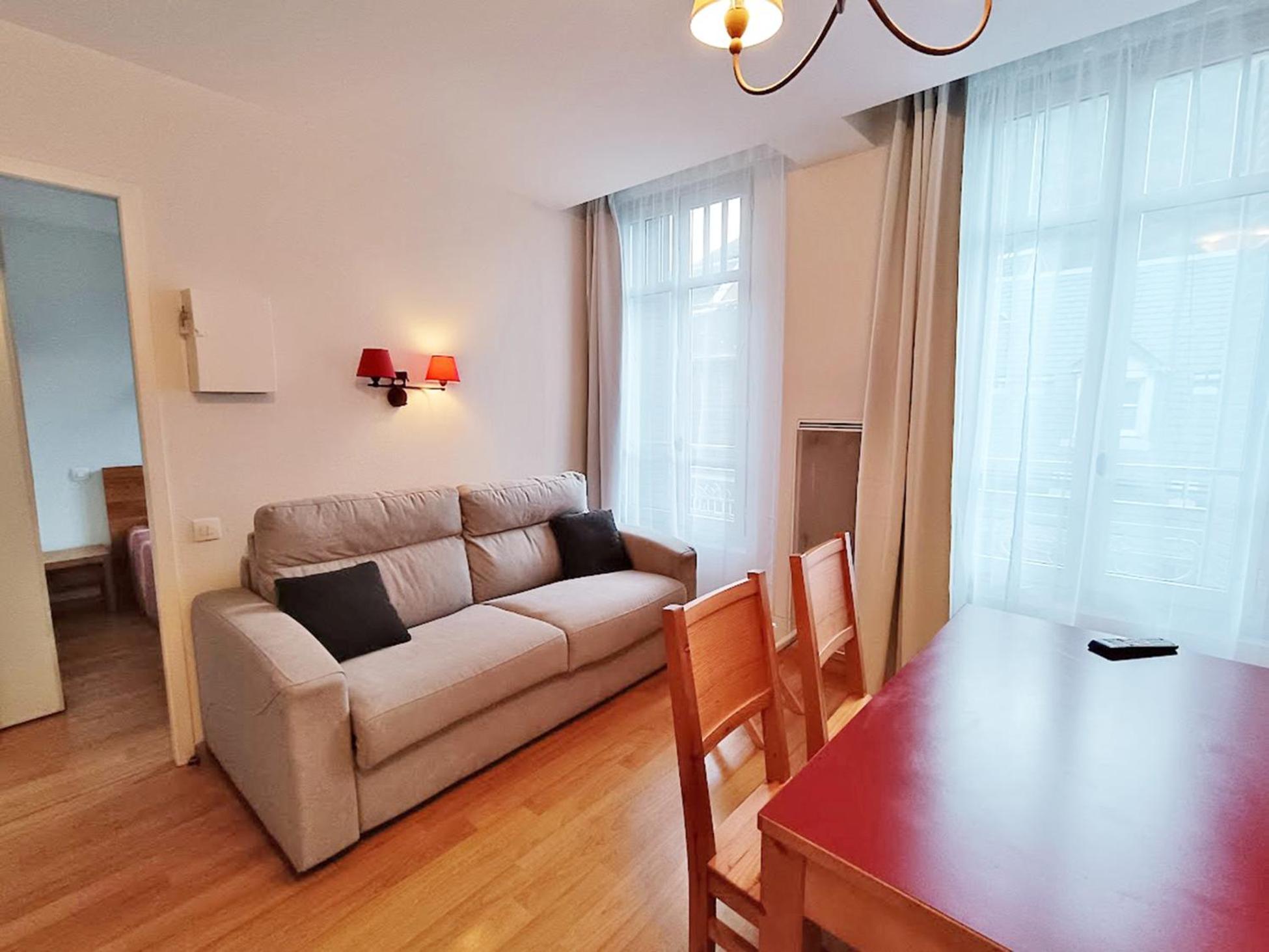 Apartamento Il Etait Une Fois Luchon, T2, Centre Luchon, Wifi, Casier A Skis, Ascenseur, 4 Personnes Bagnères-de-Luchon Exterior foto